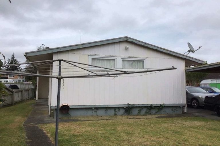 Photo of property in 6 Azalea Place, Waiuku, 2123