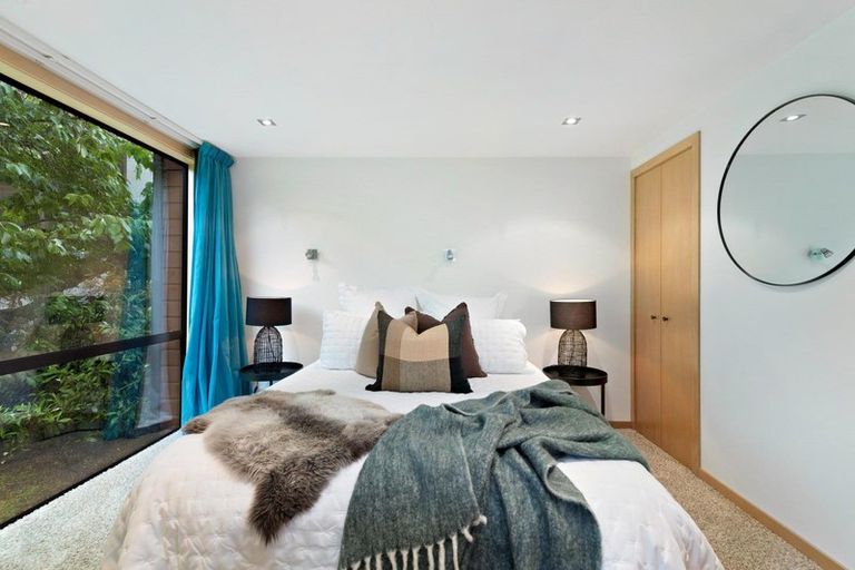 Photo of property in 45 Adamson Drive, Arrowtown, 9302