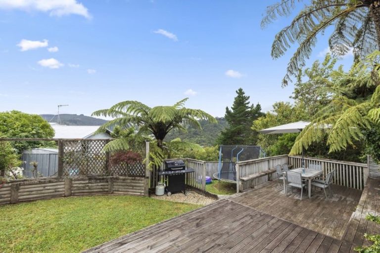 Photo of property in 28 Clapham Grove, Stokes Valley, Lower Hutt, 5019