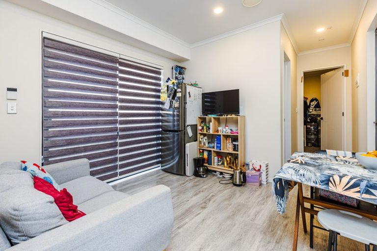 Photo of property in 32 Carrickdawson Drive, Flat Bush, Auckland, 2019