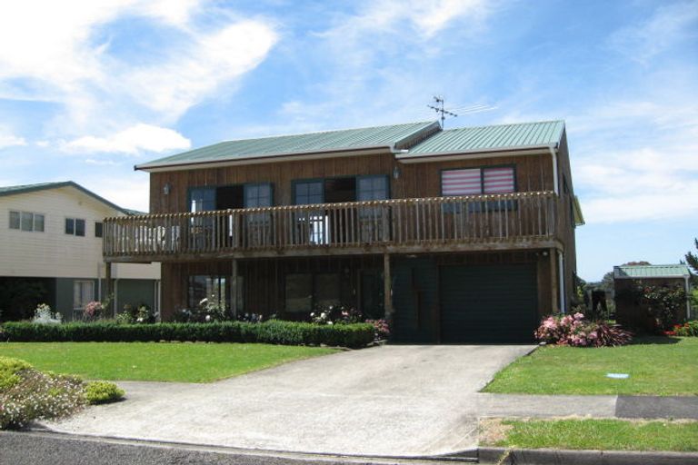 Photo of property in 166 Torkar Road, Clarks Beach, 2122