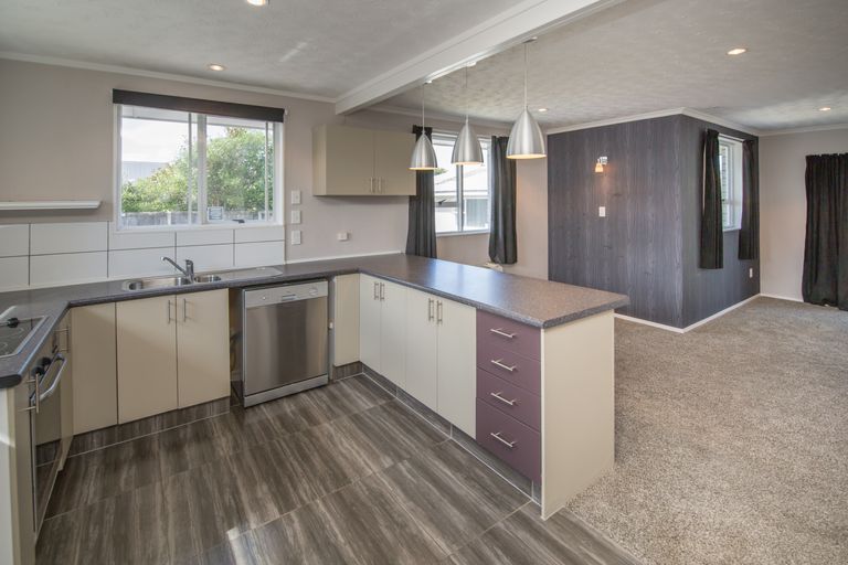 Photo of property in 2/29 Sandra Street, South New Brighton, Christchurch, 8062