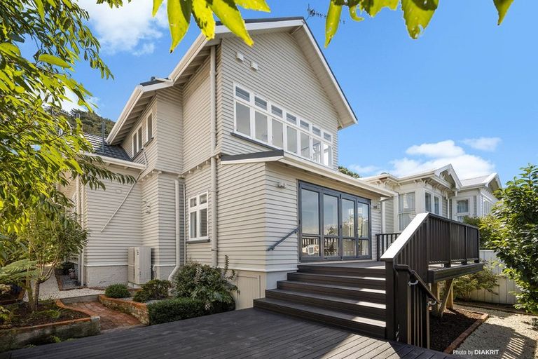 Photo of property in 85 Grant Road, Thorndon, Wellington, 6011