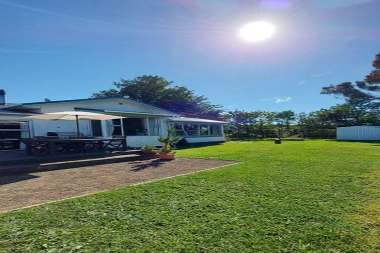 Photo of property in 1394 Devon Road, Brixton, Waitara, 4382