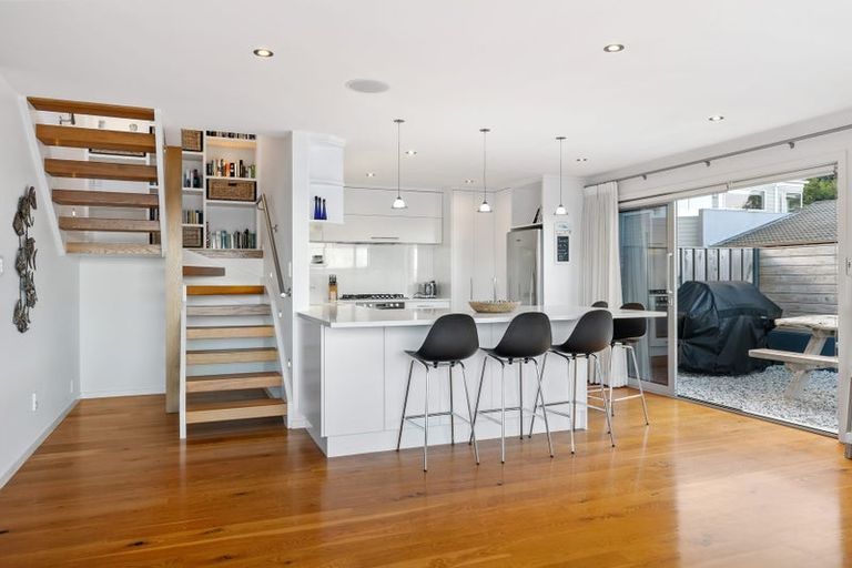 Photo of property in 1/26 Manly Esplanade, Browns Bay, Auckland, 0630
