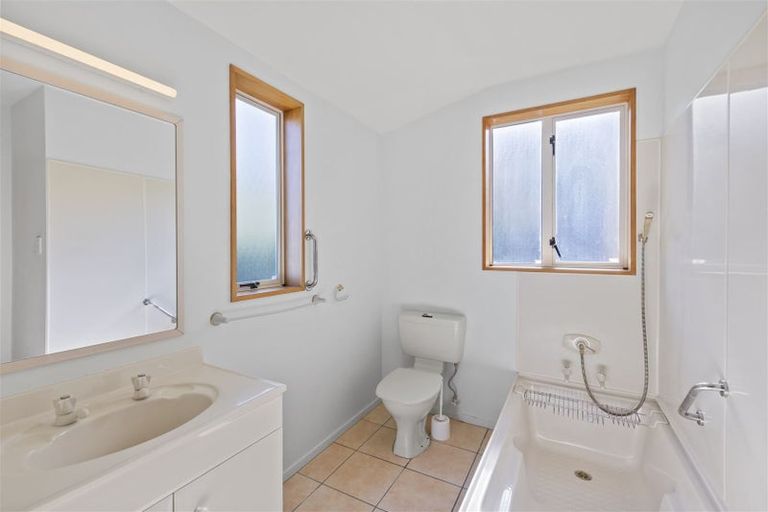 Photo of property in 11 Kaikomako Place, Cass Bay, Lyttelton, 8082