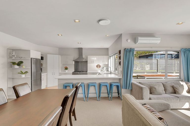 Photo of property in 36 Tongariro Drive, Aotea, Porirua, 5024