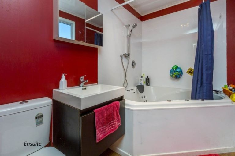 Photo of property in 11 Phar Lap Grove, Trentham, Upper Hutt, 5018