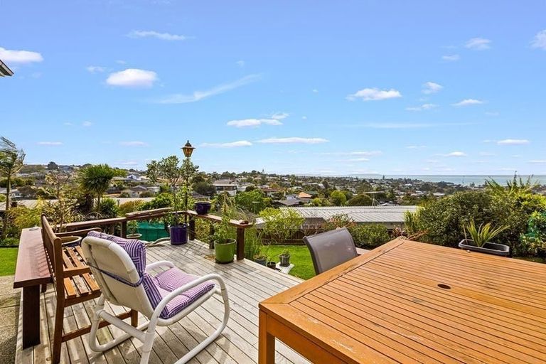 Photo of property in 9 Elizabeth Place, Mairangi Bay, Auckland, 0630