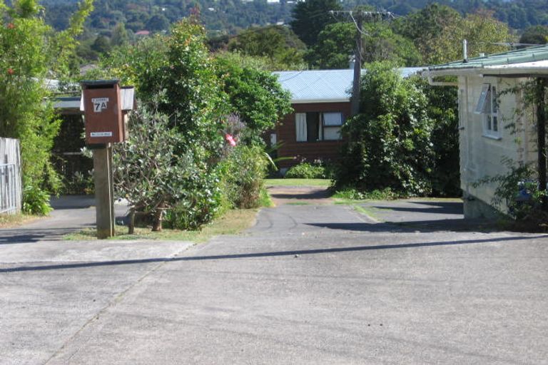 Photo of property in 7b Bishop Street, Green Bay, Auckland, 0604