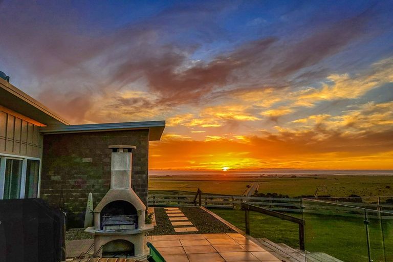 Photo of property in 3354 Kaipara Coast Highway, Glorit, Warkworth, 0984