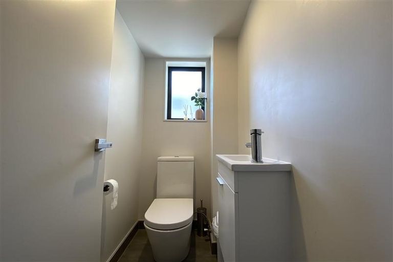 Photo of property in 40 Akeake Lane, Albany Heights, Auckland, 0632