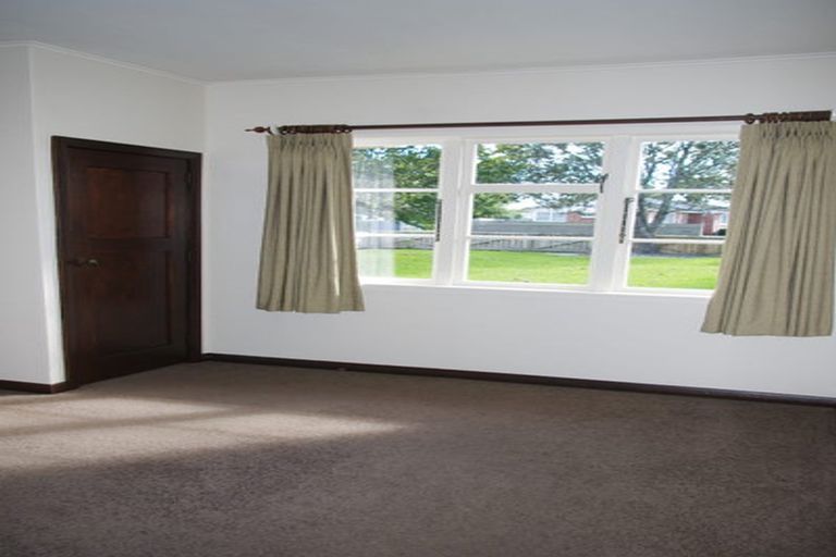 Photo of property in 86 Avondale Road, Avondale, Christchurch, 8061