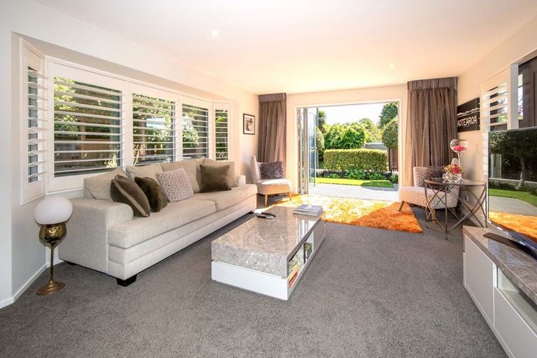 Photo of property in 76 Palatine Terrace, Saint Martins, Christchurch, 8022