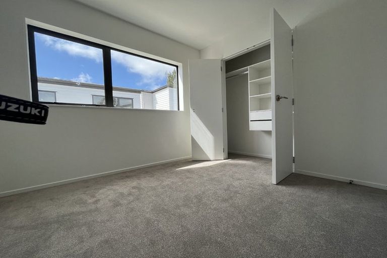 Photo of property in 6/535 Swanson Road, Ranui, Auckland, 0612