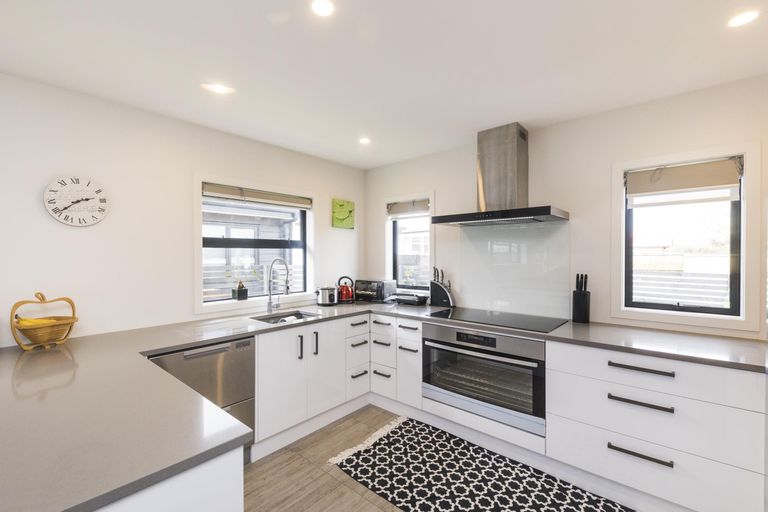 Photo of property in 24a Roberts Line, Kelvin Grove, Palmerston North, 4414