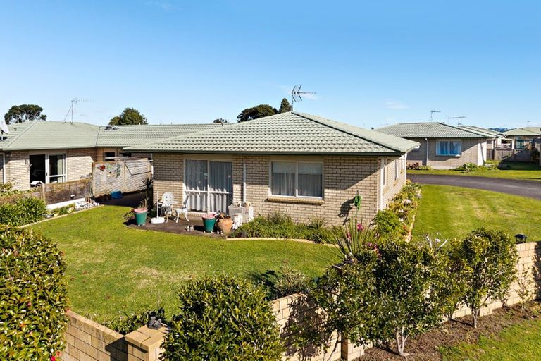 Photo of property in 4/8 Village Place, Tuakau, 2121