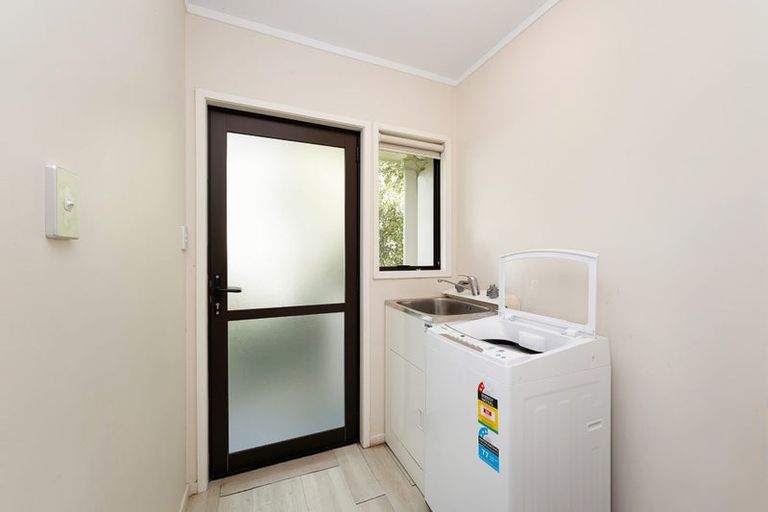 Photo of property in 35 Nile Road, Kelston, Auckland, 0602