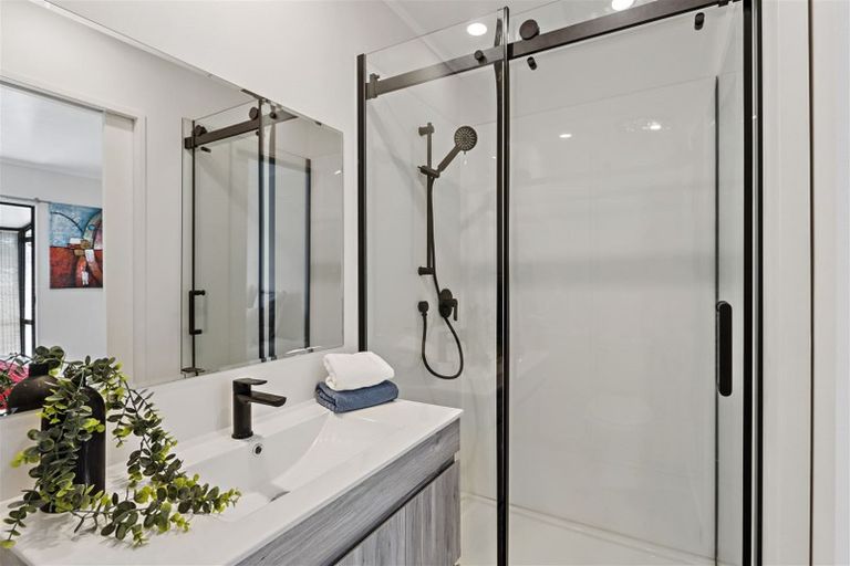 Photo of property in 2/8 Coates Road, Papatoetoe, Auckland, 2025