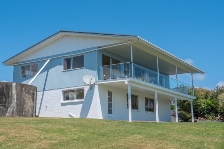 Photo of property in 22 Seaview Road, Cable Bay, 0420