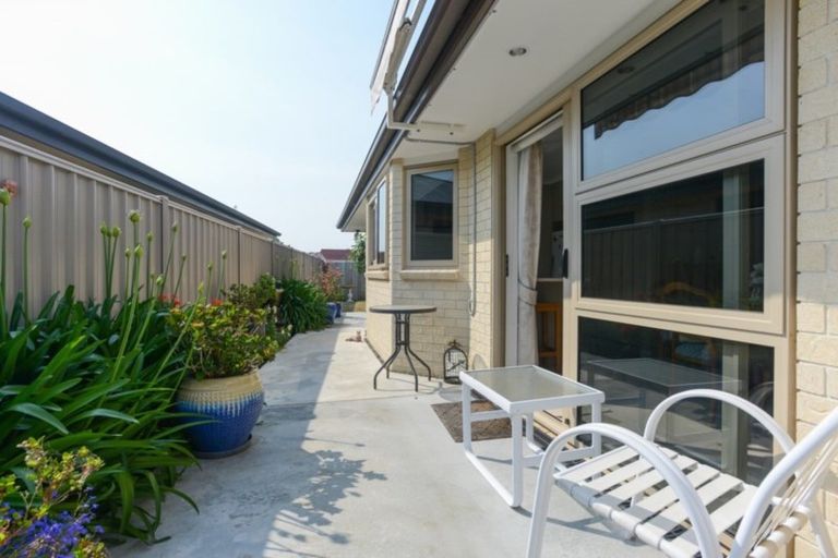 Photo of property in 6 Gregory Grove, Clive, 4102