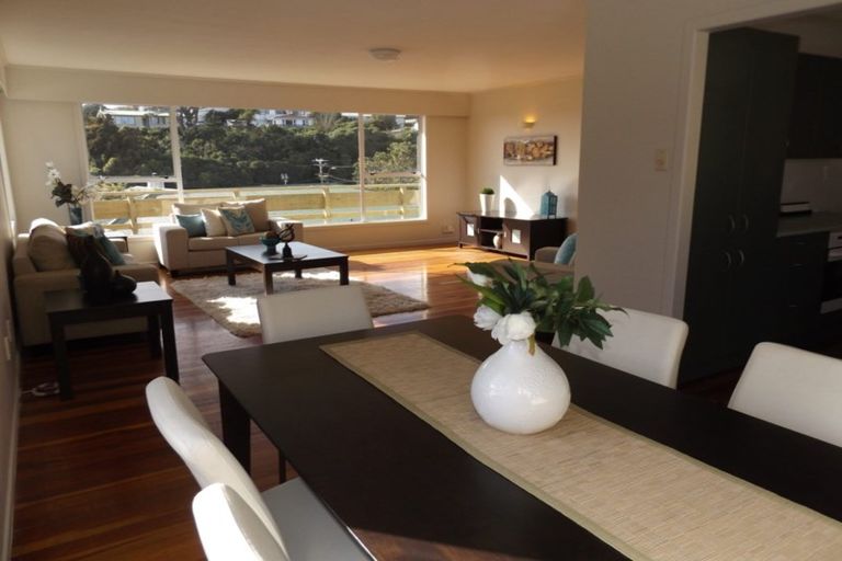 Photo of property in 6 Link Road, Newlands, Wellington, 6037