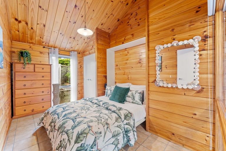 Photo of property in 38 Pacific Parade, Army Bay, Whangaparaoa, 0930