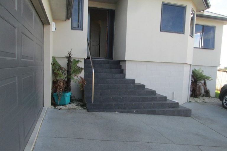 Photo of property in 48 Farnborough Drive, Nawton, Hamilton, 3200