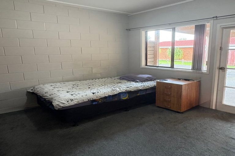 Photo of property in 2/14 Ti Nana Crescent, Henderson, Auckland, 0610