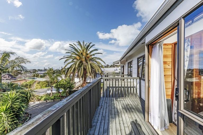 Photo of property in 61 John Dee Crescent, Red Beach, 0932