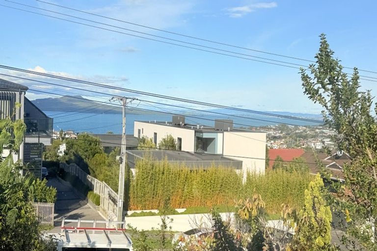 Photo of property in 1/166 East Coast Road, Forrest Hill, Auckland, 0620