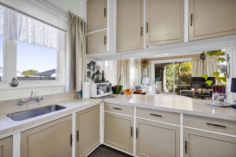 Photo of property in 13 Disraeli Street, Hawera, 4610