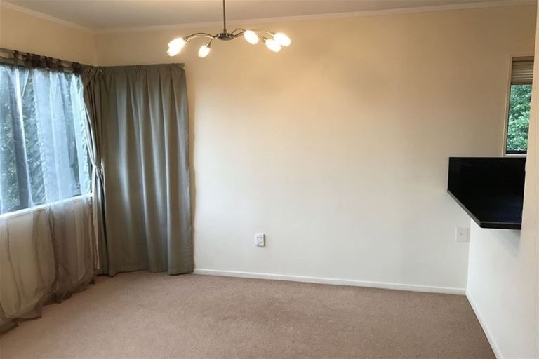 Photo of property in 8a Croydon Road, New Lynn, Auckland, 0600