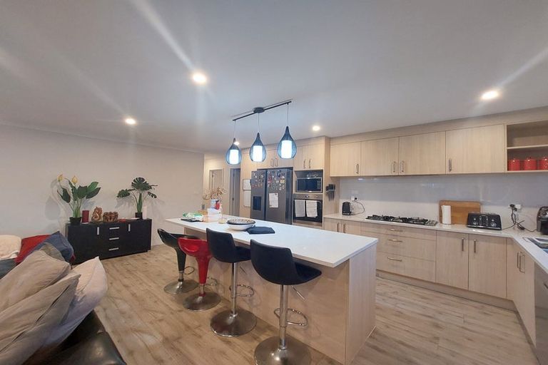 Photo of property in 13 Earlywood Road, Takanini, 2110