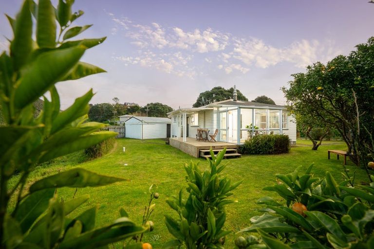 Photo of property in 100 Tilley Road, Paekakariki, 5034