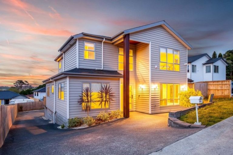 Photo of property in 20 Bridget Court, Red Beach, 0932