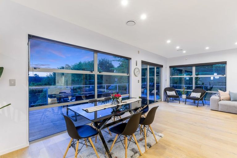 Photo of property in 302 Paremata Road, Whitby, Porirua, 5381