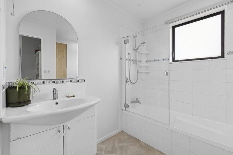 Photo of property in 22 The Bollard, Whitby, Porirua, 5024