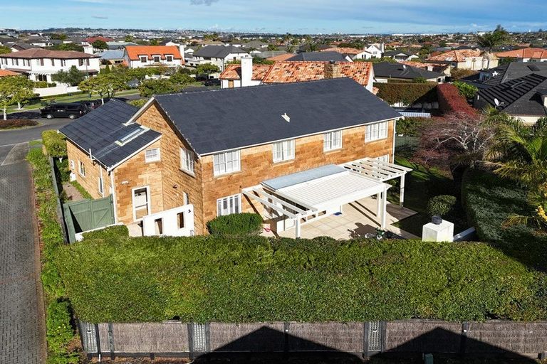 Photo of property in 12 Fairfield Lane, East Tamaki Heights, Auckland, 2016