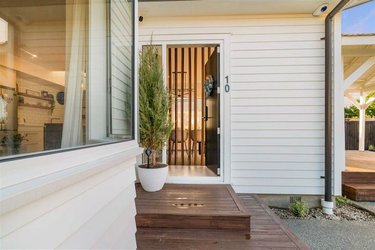 Photo of property in 10 Factory Road, Belfast, Christchurch, 8051