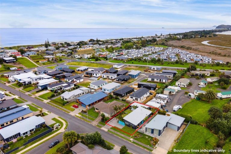 Photo of property in 17 Surfers Avenue, Waihi Beach, 3611