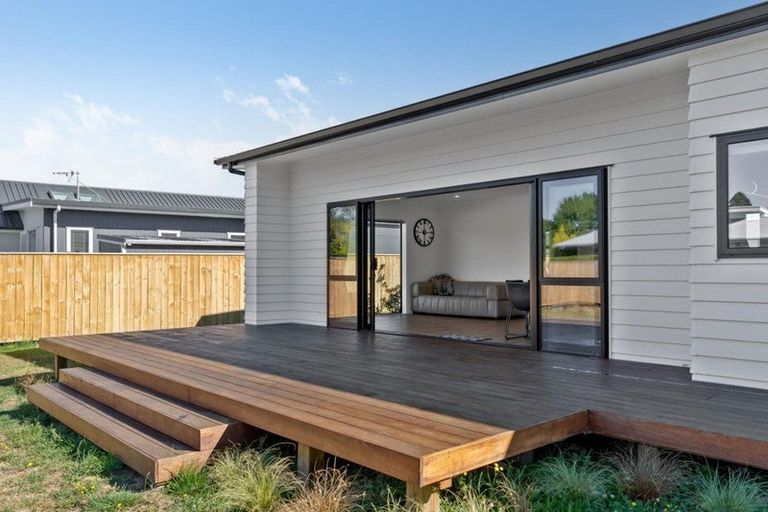 Photo of property in 21 Coralie Place, Lansdowne, Masterton, 5810