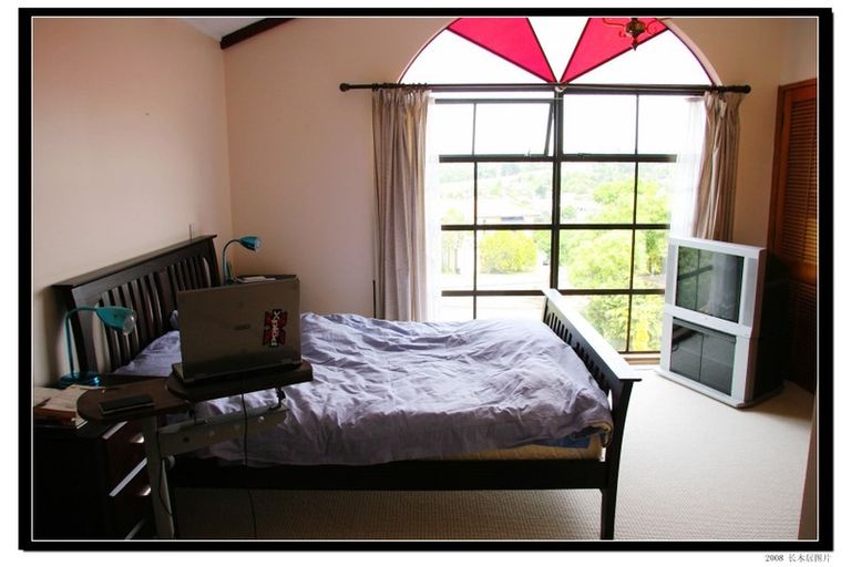 Photo of property in 15 Longwood Place, Forrest Hill, Auckland, 0620