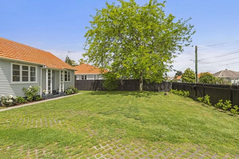 Photo of property in 82 Alfred Street, Fairfield, Hamilton, 3214