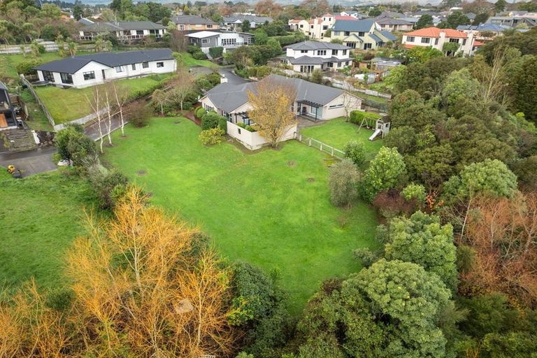 Photo of property in 37 La Lena Grove, Fitzherbert, Palmerston North, 4410