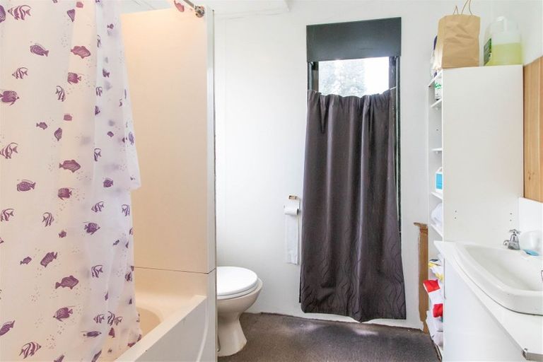 Photo of property in 1959 Tarata Road, Tarata, Inglewood, 4387