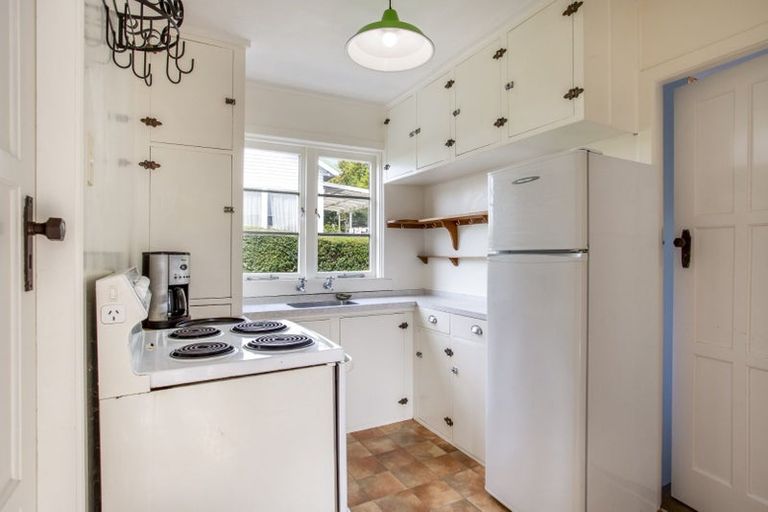 Photo of property in 17 Pine Street, New Lynn, Auckland, 0600