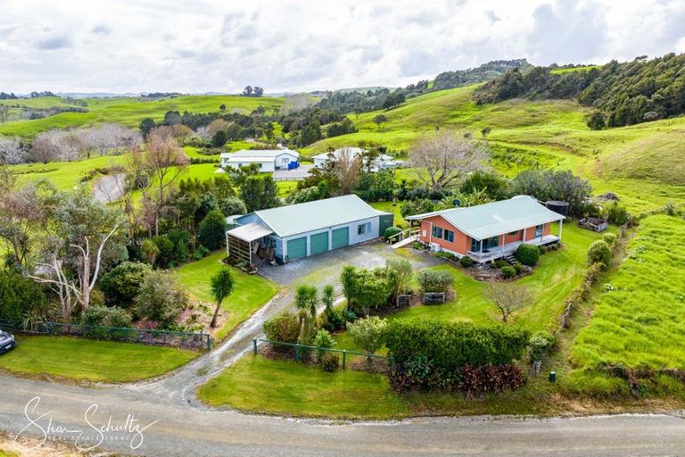 Photo of property in 7 Te Opi Road East, Whakapirau, Maungaturoto, 0583