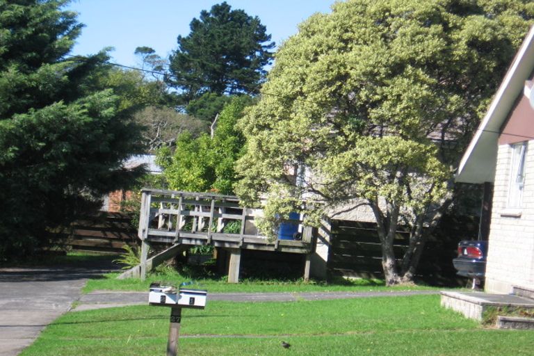 Photo of property in 2/27 Brandon Road, Glen Eden, Auckland, 0602