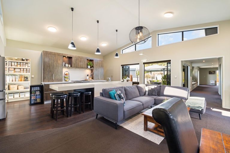 Photo of property in 5/454 Stoney Creek Road, Kelvin Grove, Palmerston North, 4470